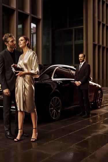 Parisian Luxury Parties: How a Chauffeur Adds Elegance to Your Experience
